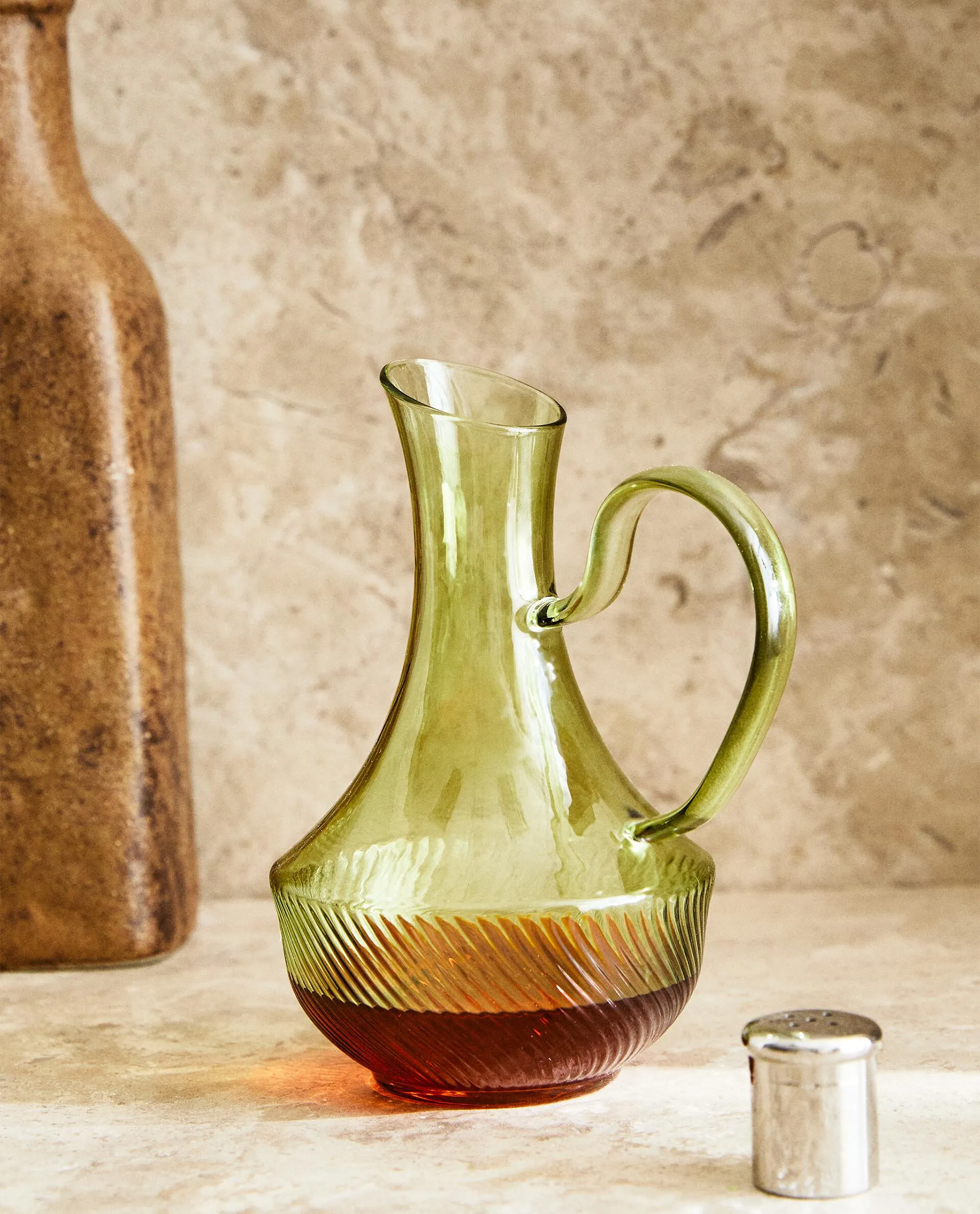 BOROSILICATE CRUET WITH RAISED DESIGN