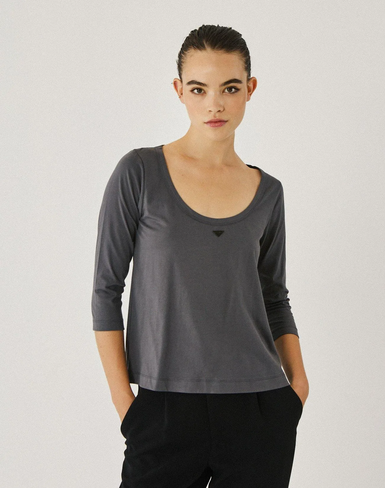 Μπλούζα με λαιμόκοψη