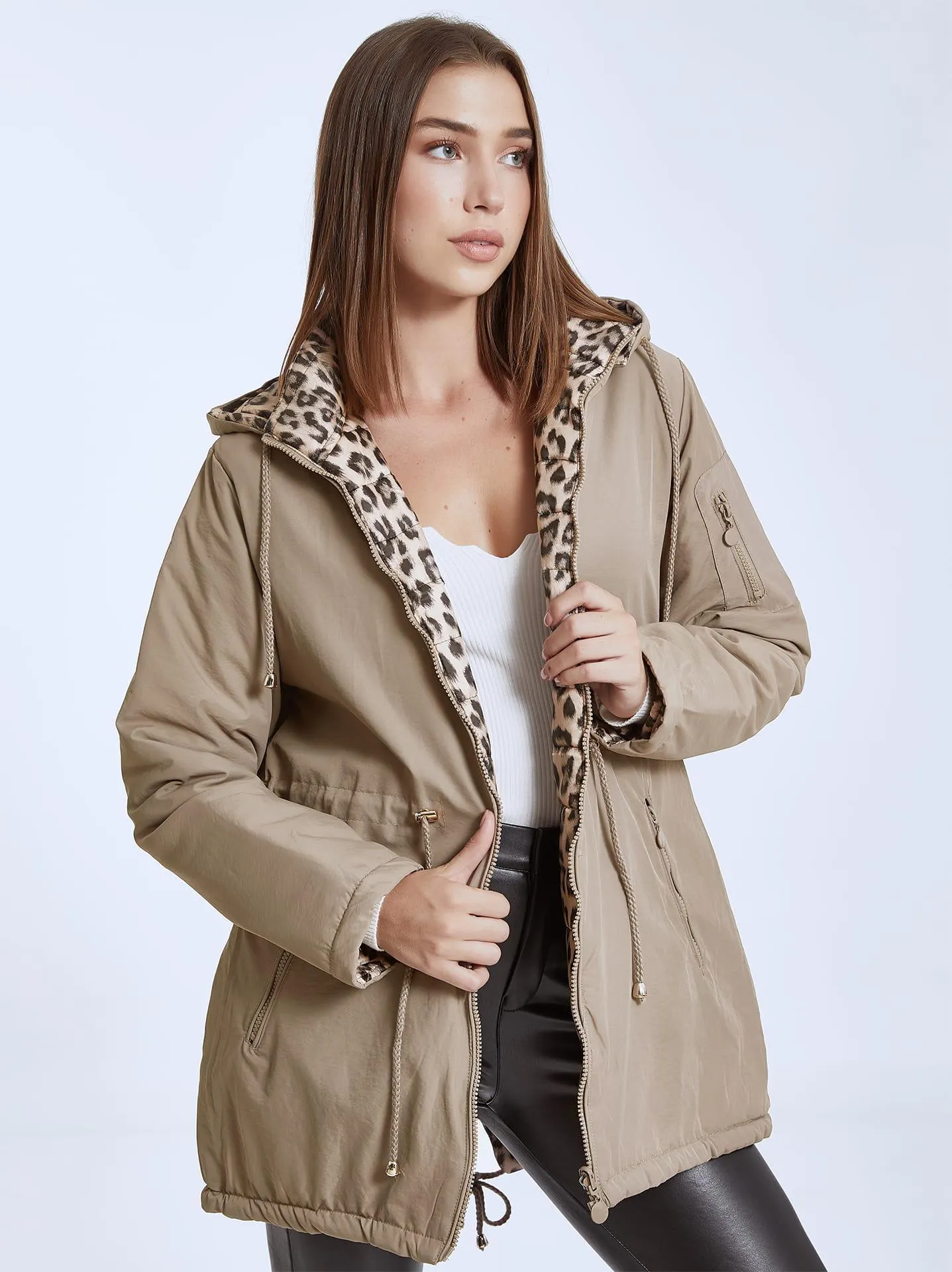 Μπουφάν διπλής όψης και εσωτερικό κορδόνι σε καφέ ανοιχτό