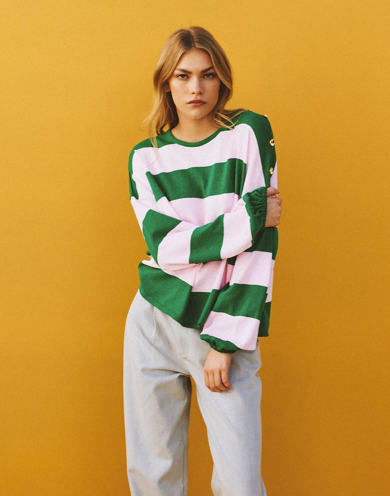 Ριγέ πλεκτή μπλούζα