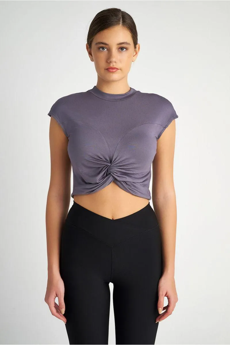 ΑΘΛΗΤΙΚΗ ΜΠΛΟΥΖΑ ΜΕ ΣΤΡΙΦΤΗ ΛΕΠΤΟΜΕΡΕΙΑ