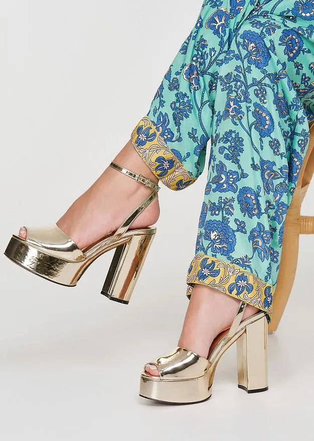 Μεταλλιζέ ψηλοτάκουνα πέδιλα πλατφόρμες