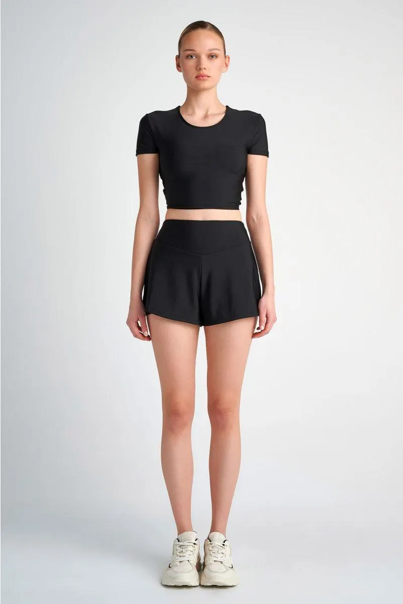 ΑΘΛΗΤΙΚΟ ΣΟΡΤΣ ΜΕ ΕΝΣΩΜΑΤΩΜΕΝΟ ΠΟΔΗΛΑΤΙΚΟ ΚΟΛΑΝ