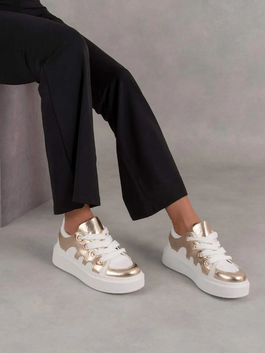 Sneakers με κορδόνια