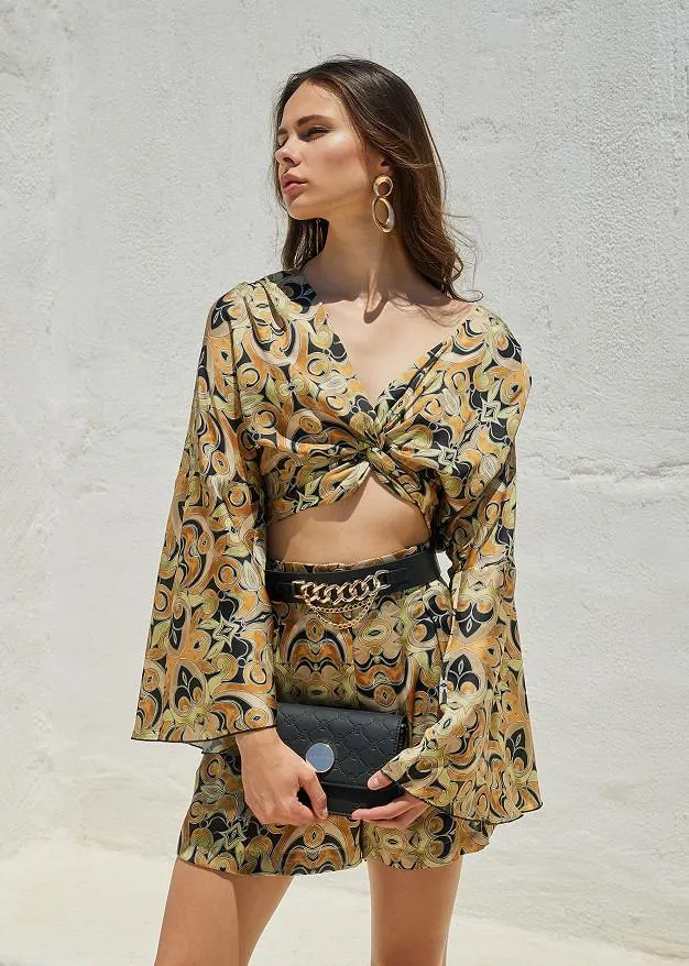 Κροπ τοπ με σατέν όψη και λαχούρια