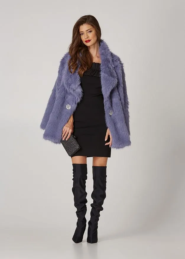 Γούνινη ζσκέτα με διακοσμητικά κουμπιά