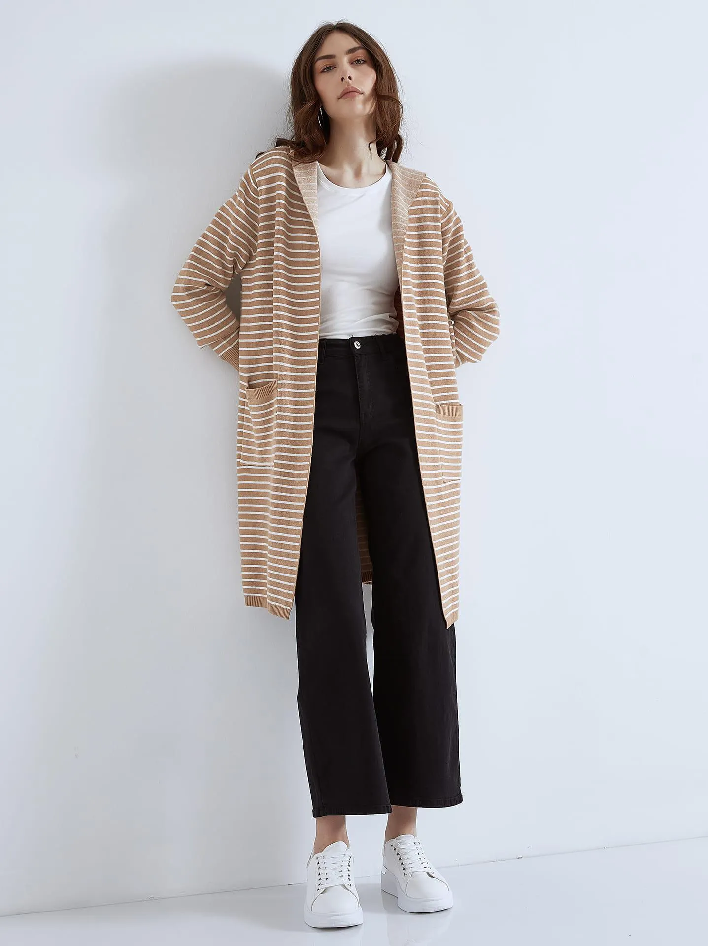 Ριγέ μακριά ζακέτα σε μπεζ