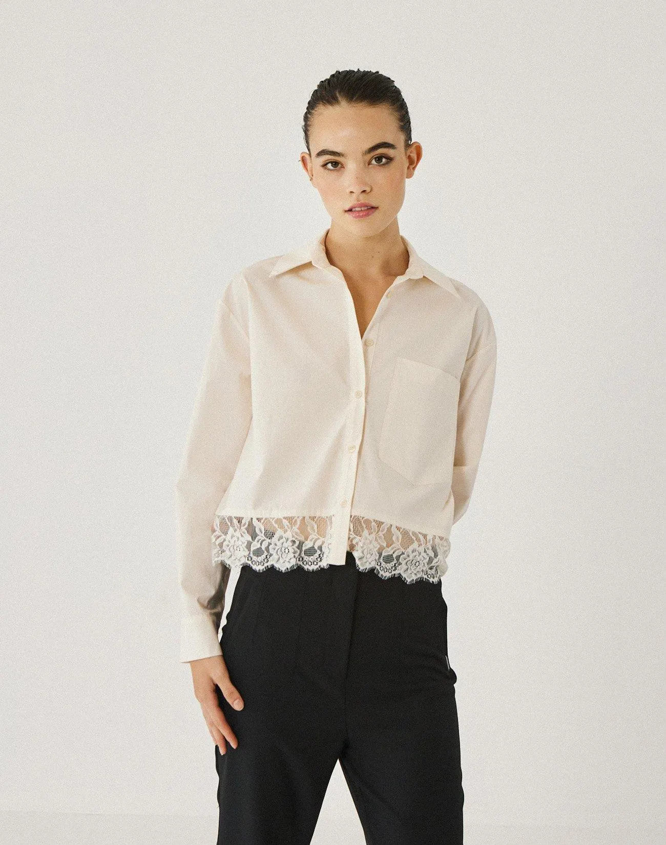 Πουκάμισο ποπλίνα με δαντέλα