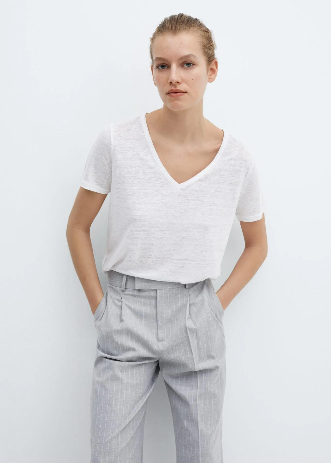 V-neck linen t-shirt