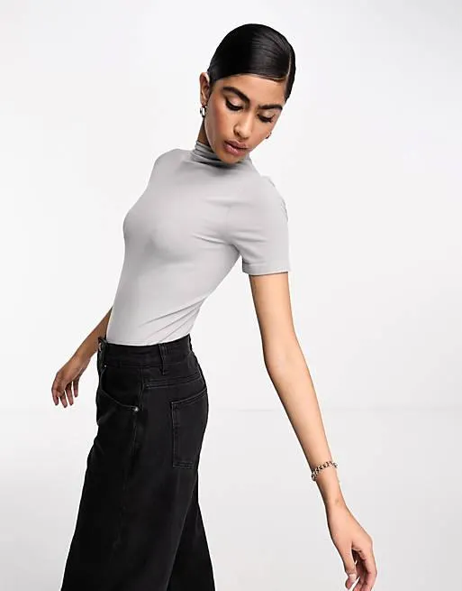 ASOS DESIGN seamless short sleeve bodysuit in Slate Grey