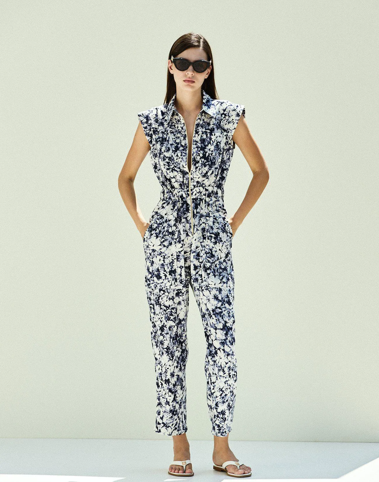 Ολόσωμη εμπριμέ φόρμα