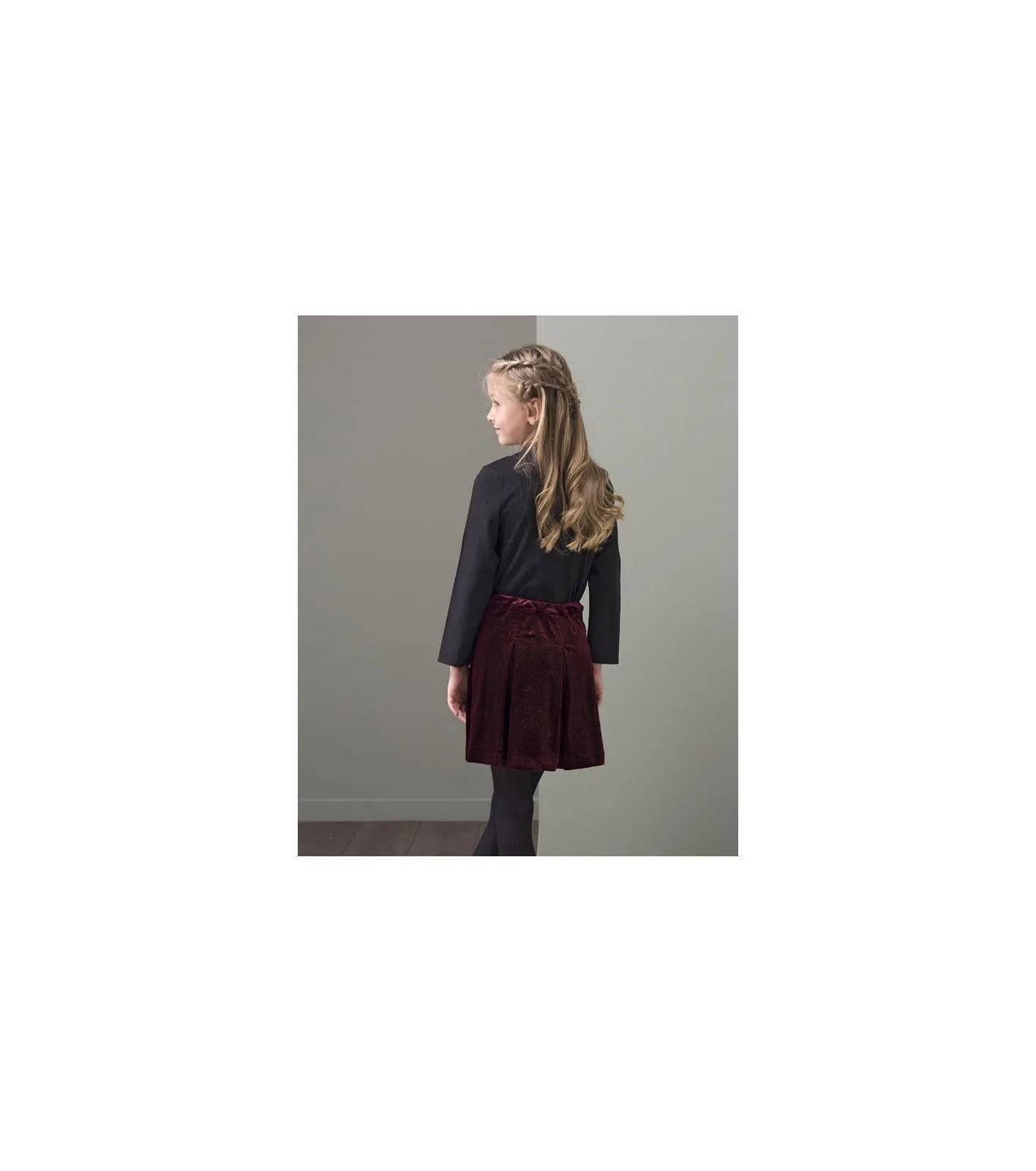 ΠΟΥΚΑΜΙΣΟ ΚΡΕΠ ΜΕ ΣΧΕΔΙΑ ΣΤΟ ΛΑΙΜΟ