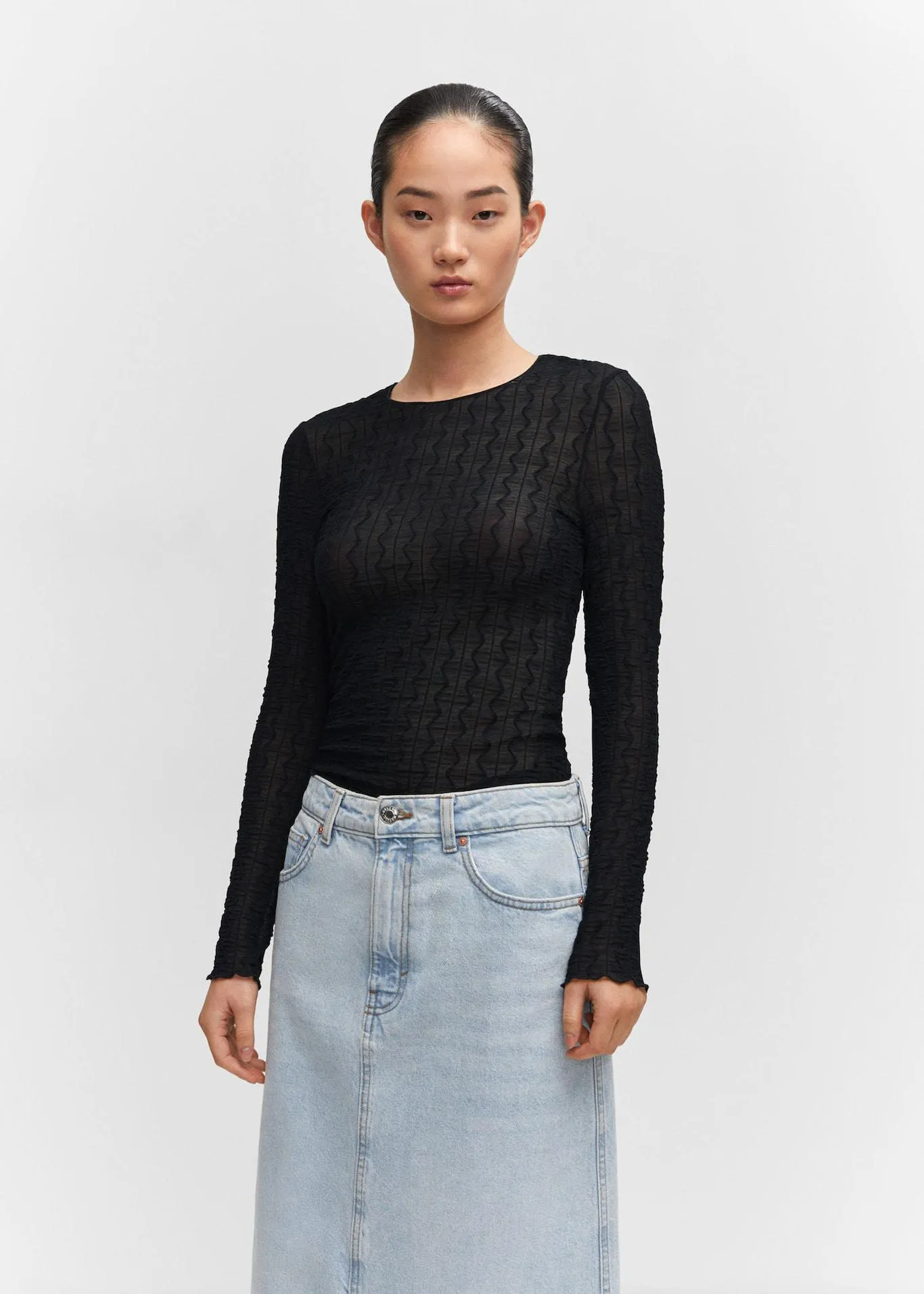Long-sleeved t-shirt with ruffles