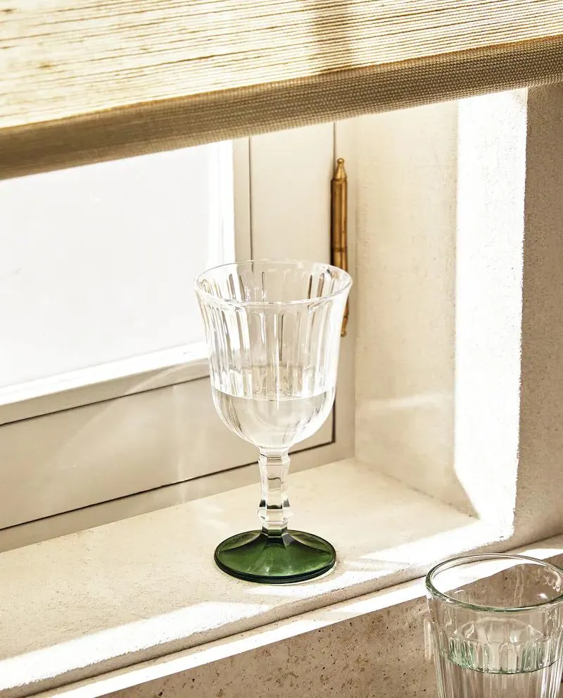 ΓΥΑΛΙΝΟ ΚΟΛΩΝΑΤΟ ΠΟΤΗΡΙ ΜΕ ΑΝΑΓΛΥΦΟ ΣΧΕΔΙΟ