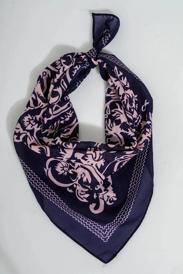 Εμπριμέ μαντήλι