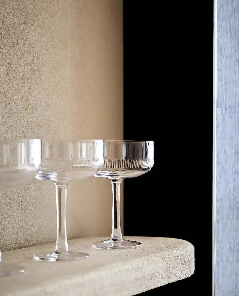 ΨΗΛΟ ΚΟΛΟΝΑΤΟ ΠΟΤΗΡΙ ΑΠΟ ΣΚΑΛΙΣΤΗ ΚΡΥΣΤΑΛΛΙΝΗ