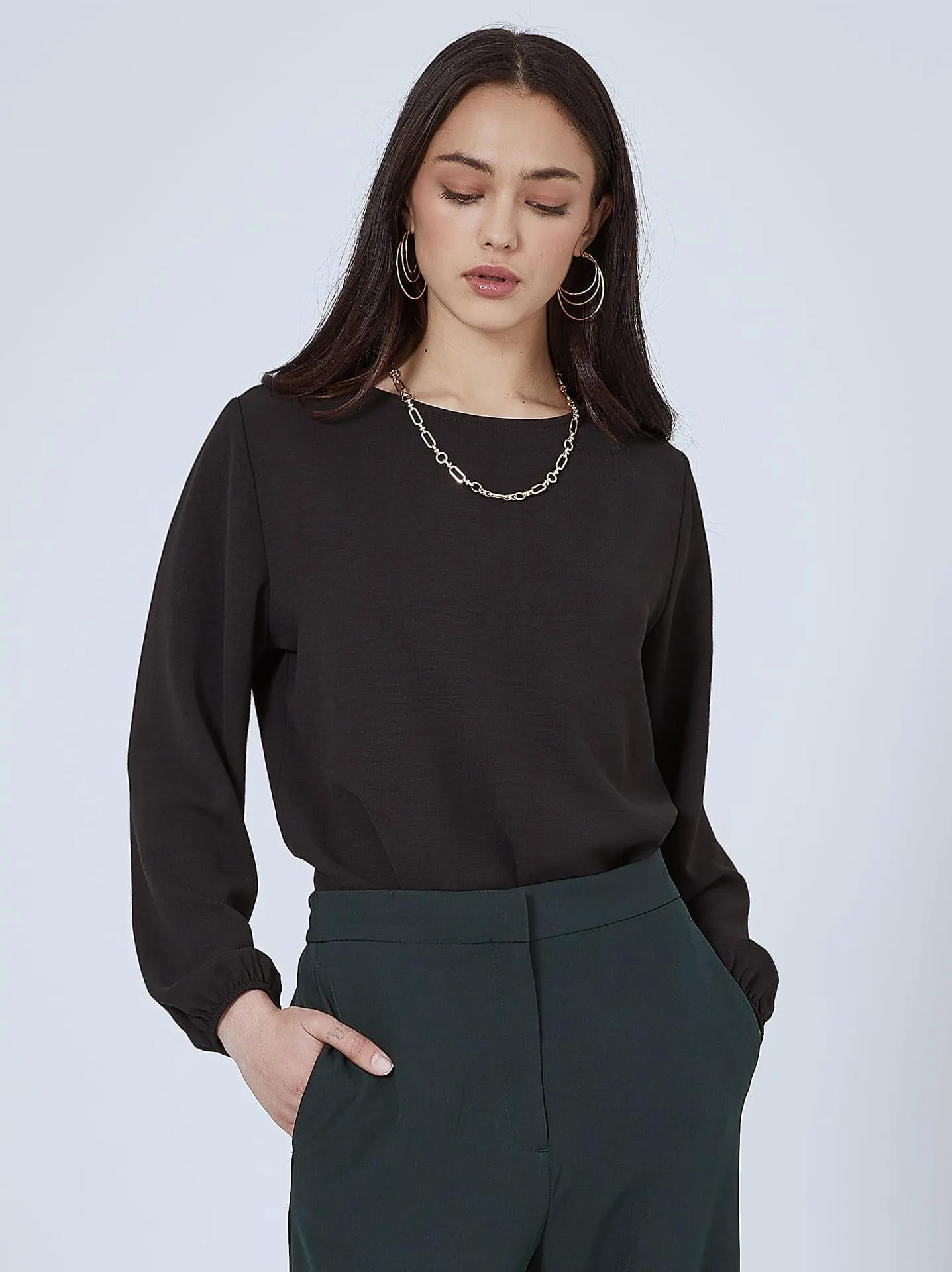 Μπλούζα με στρογγυλή λαιμόκοψη σε μαύρο