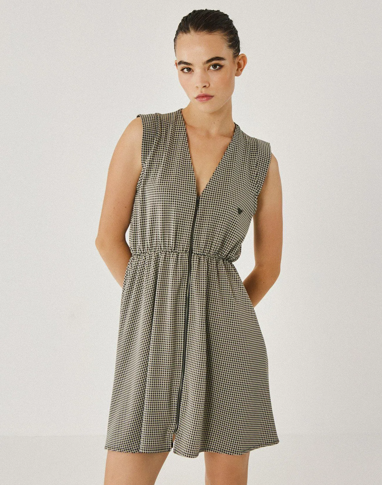 Μίνι φόρεμα πιε ντε πουλ