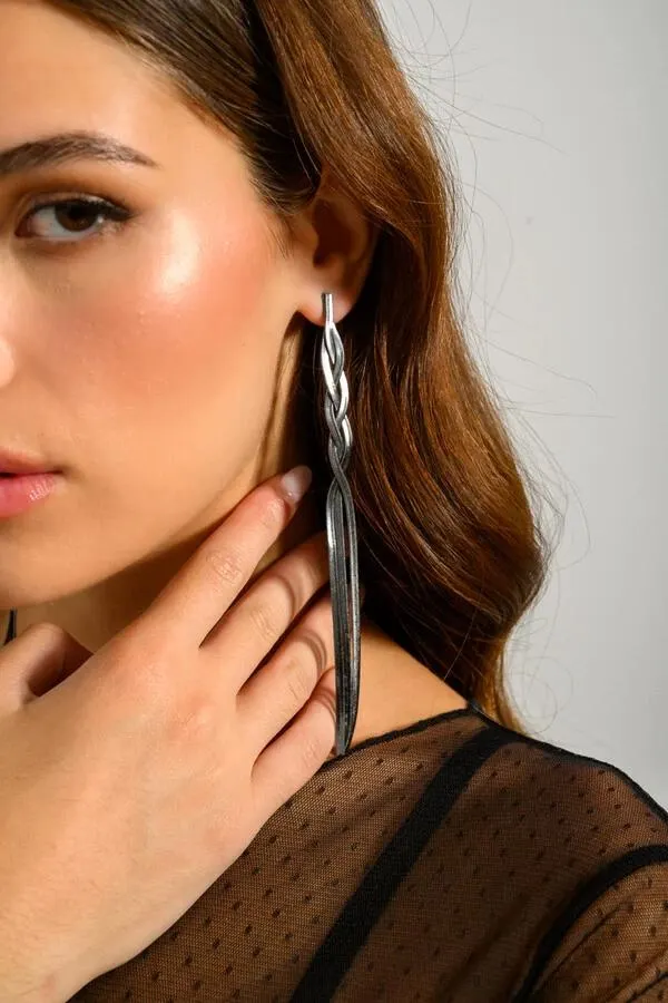 Μακριά σκουλαρίκια