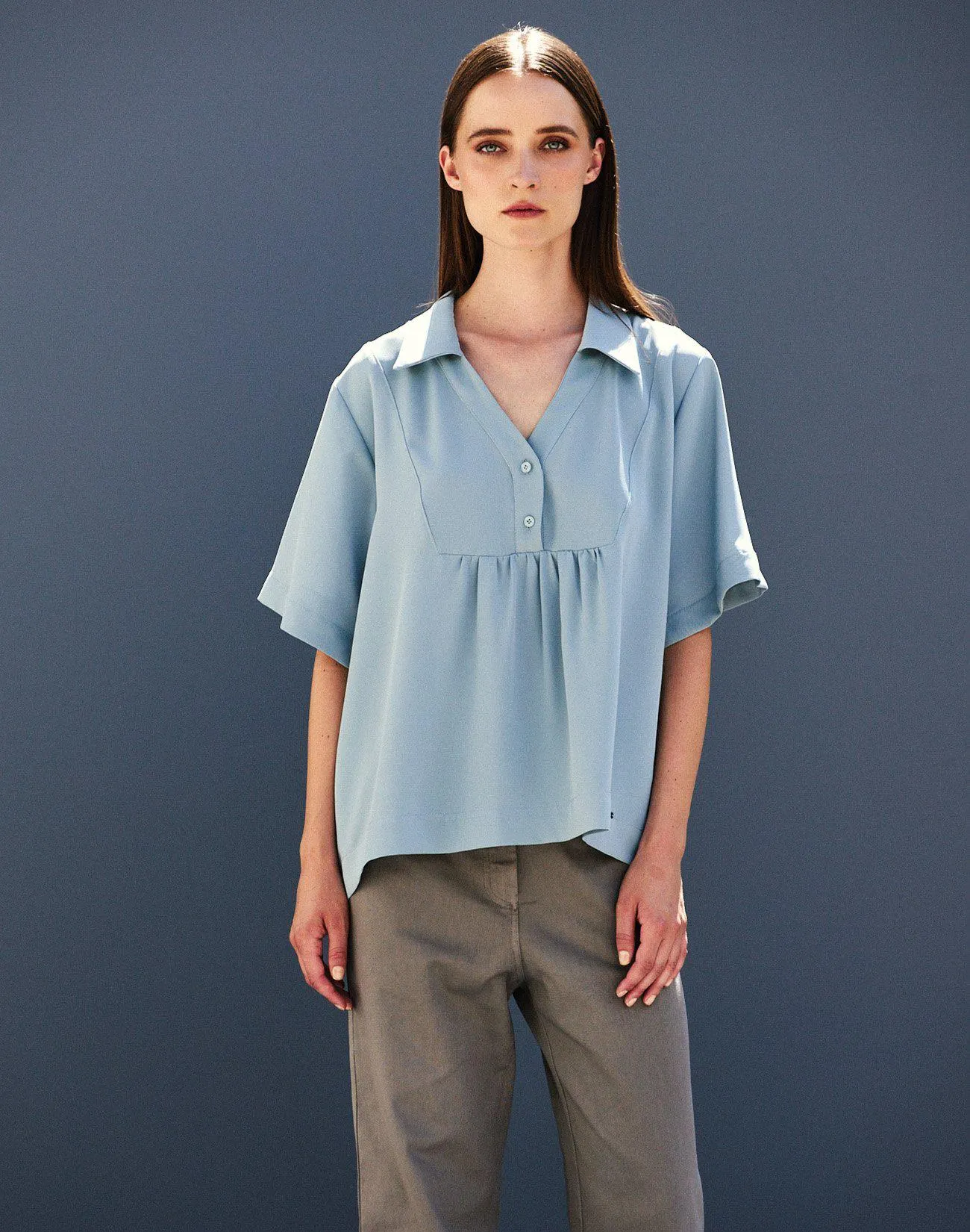 Μπλούζα με γιακά