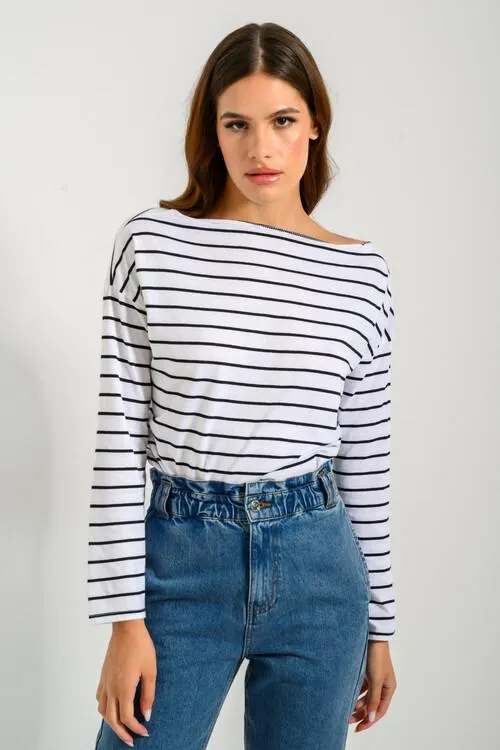 Ριγέ μπλούζα με ίσιο ντεκολτέ