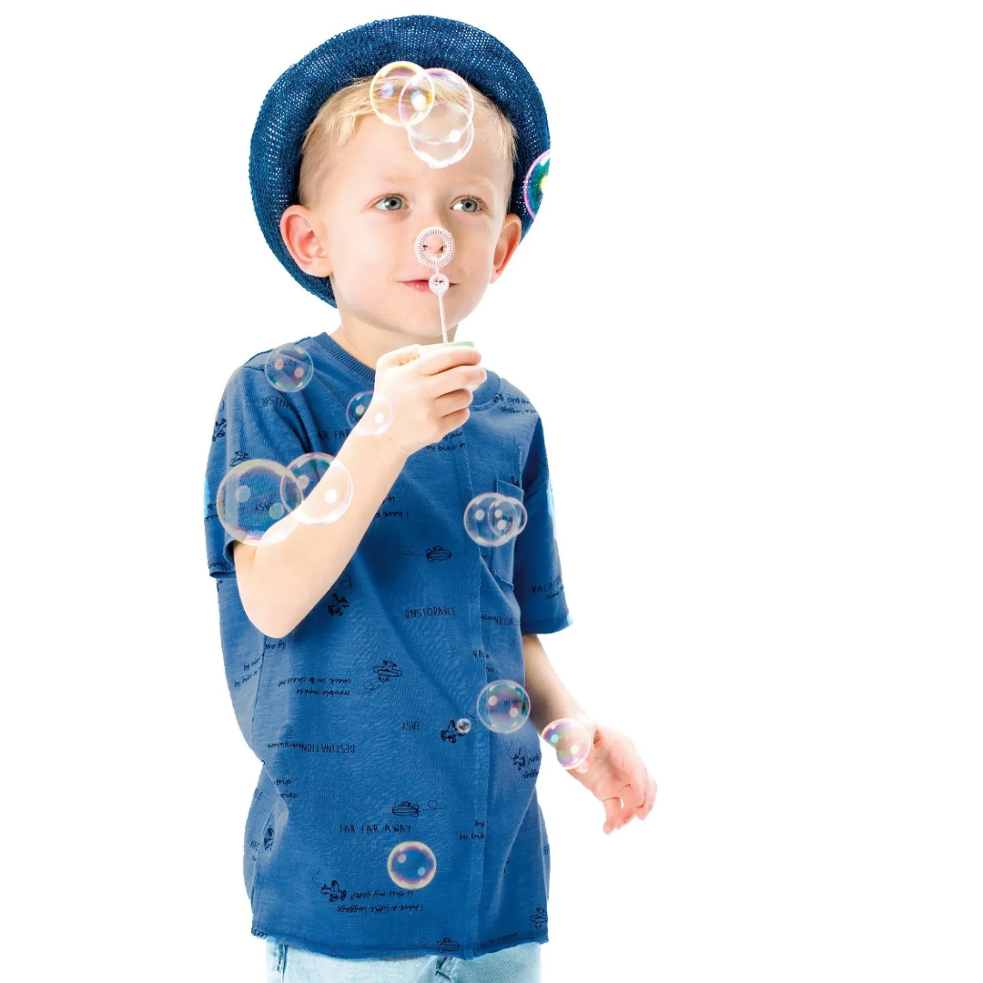 Kοντομάνικη εμπριμέ μπλούζα για αγόρι | ΑΚΟΥΑ