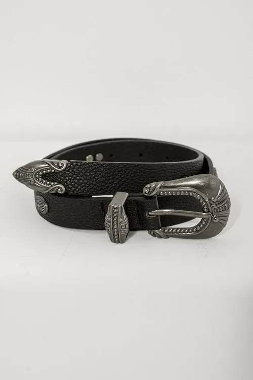 Ζώνη σε όψη δερματίνης με σκαλιστή αγκράφα