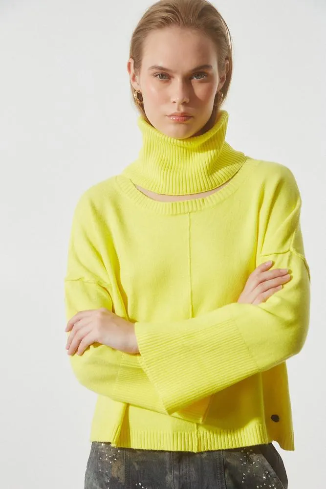 Sweater with removable turtleneck