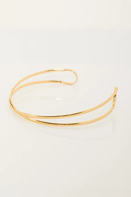 Τσόκερ με μεταλλική όψη