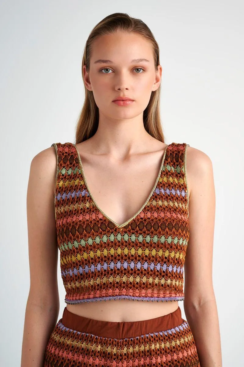 ΚΟΝΤΗ ΚΡΟΣΕ ΜΠΛΟΥΖΑ ΜΕ 'V' ΛΑΙΜΟΚΟΨΗ