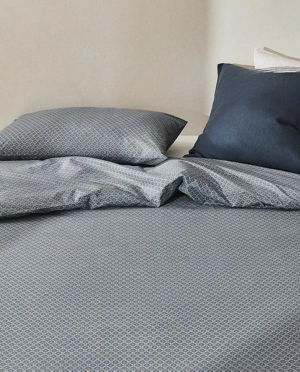 ΠΑΠΛΩΜΑΤΟΘΗΚΗ ΜΕ ΓΕΩΜΕΤΡΙΚΟ ΣΧΕΔΙΟ