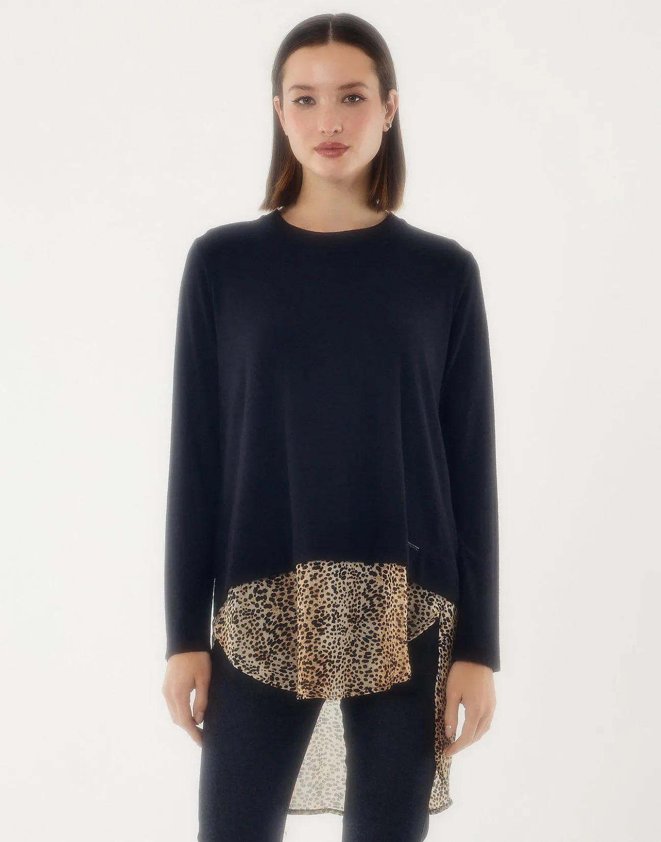 Ασύμμετρη μπλούζα με συνδυασμό