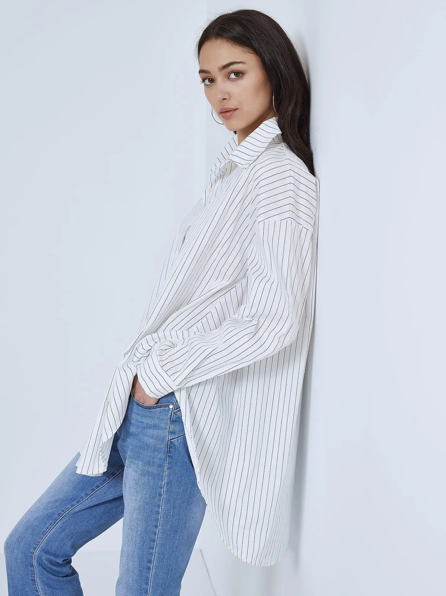 Oversized ριγέ πουκάμισο σε άσπρο-μπλε