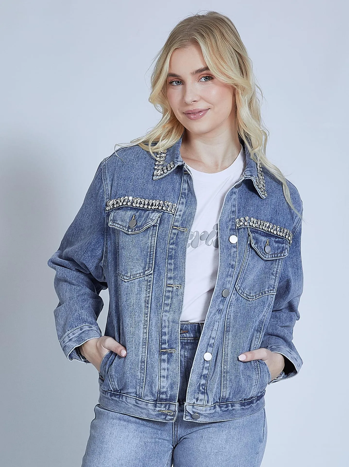 Τζιν μπουφάν με strass σε ίντιγκο