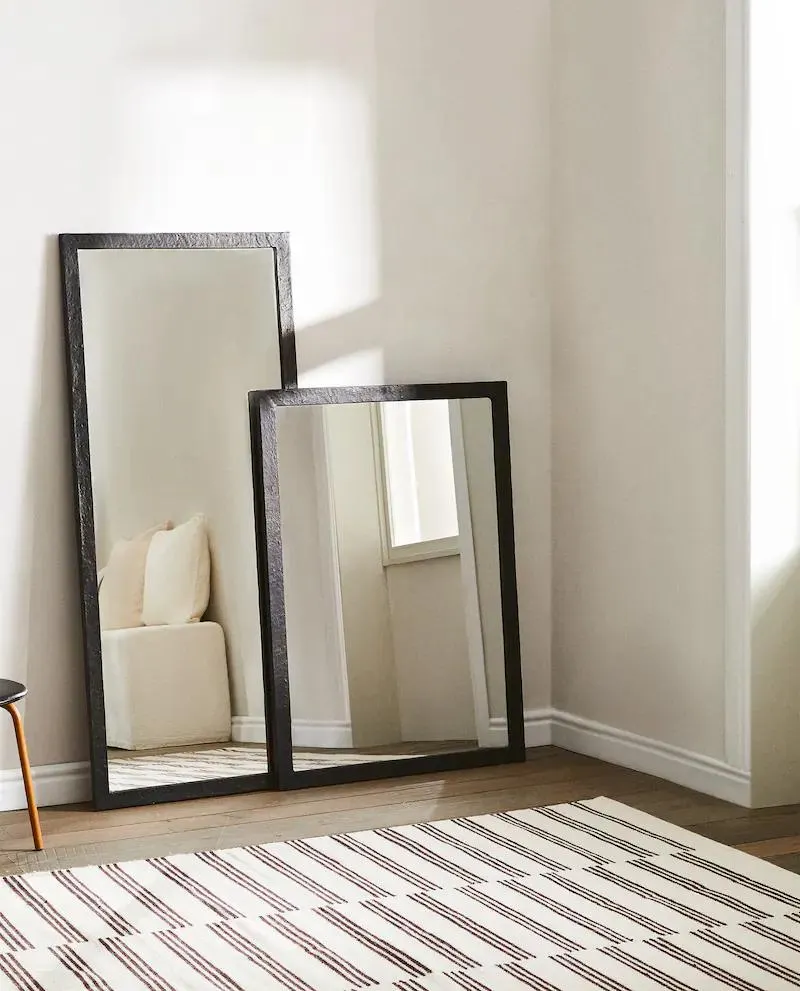 ΚΑΘΡΕΦΤΗΣ ΜΕ ΜΕΤΑΛΛΙΚΟ ΠΛΑΙΣΙΟ