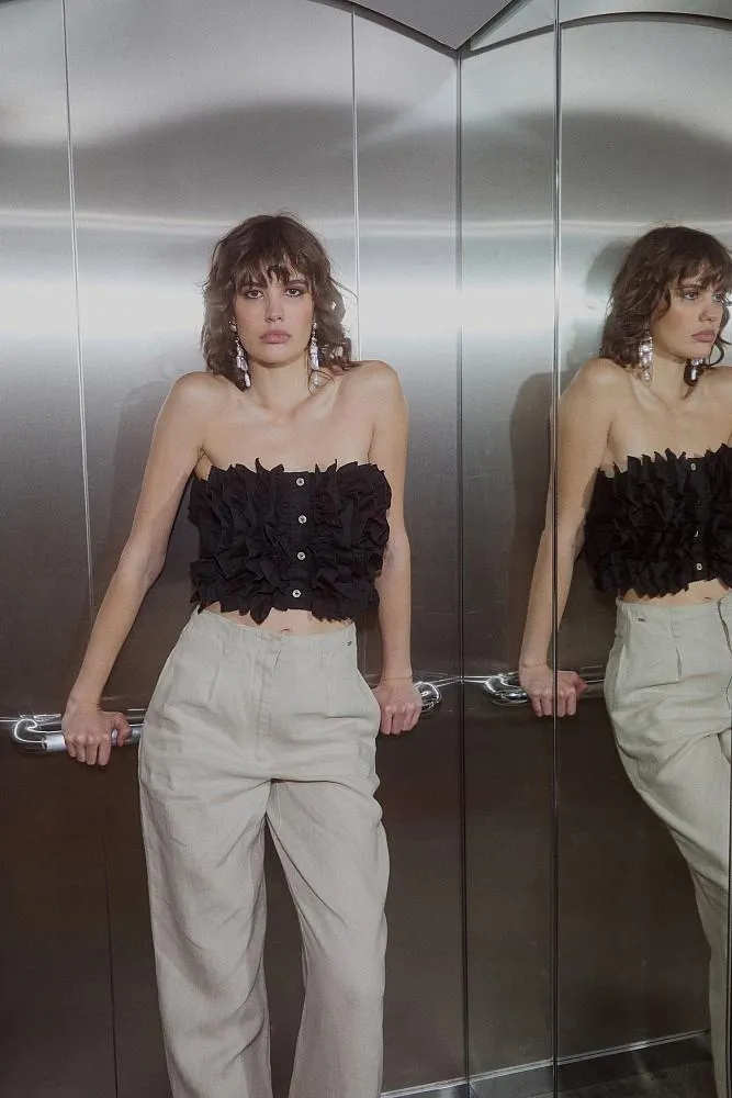 Strapless crop top with ruffles