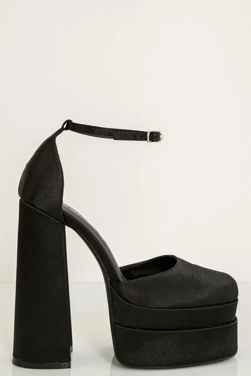 Γόβες με ψηλό τακούνι και πλατφόρμα