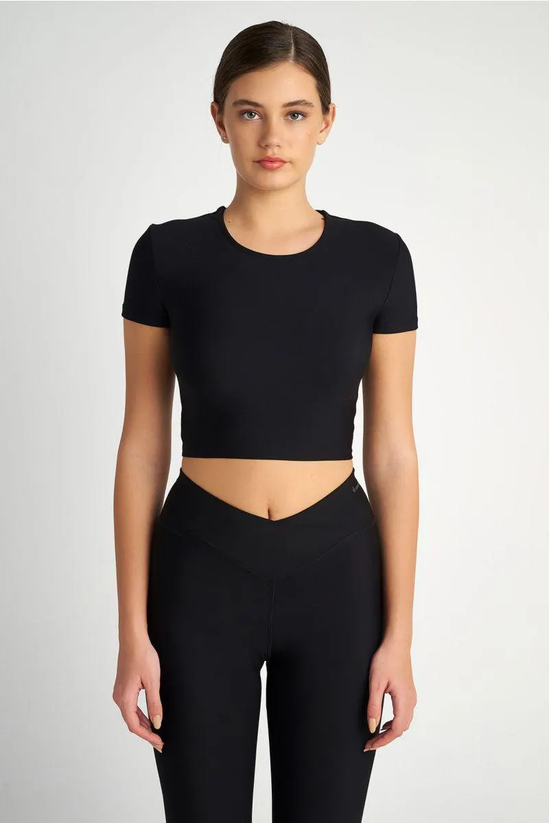 ΑΘΛΗΤΙΚΗ ΜΠΛΟΥΖΑ ΜΕ ANOIXTH ΠΛΑΤΗ