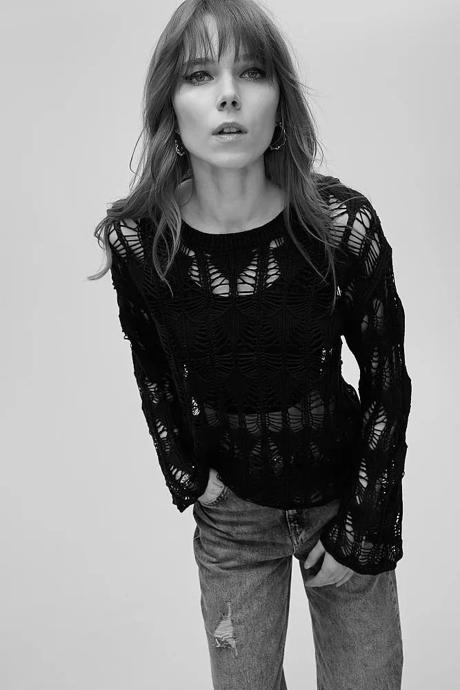 Blouse in loose knit