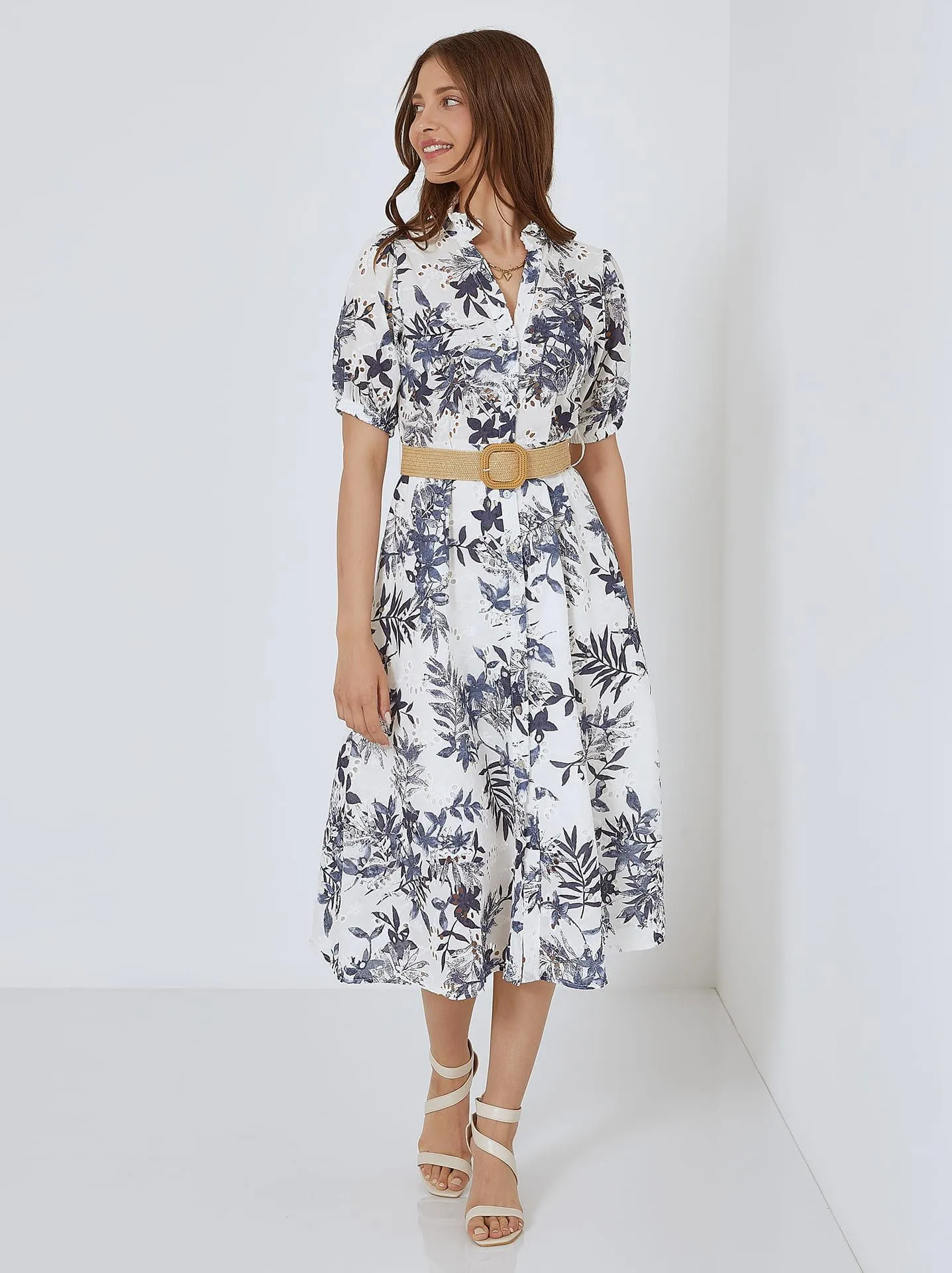 Κεντητό διάτρητο σεμιζιέ φόρεμα με ζώνη σε μπλε