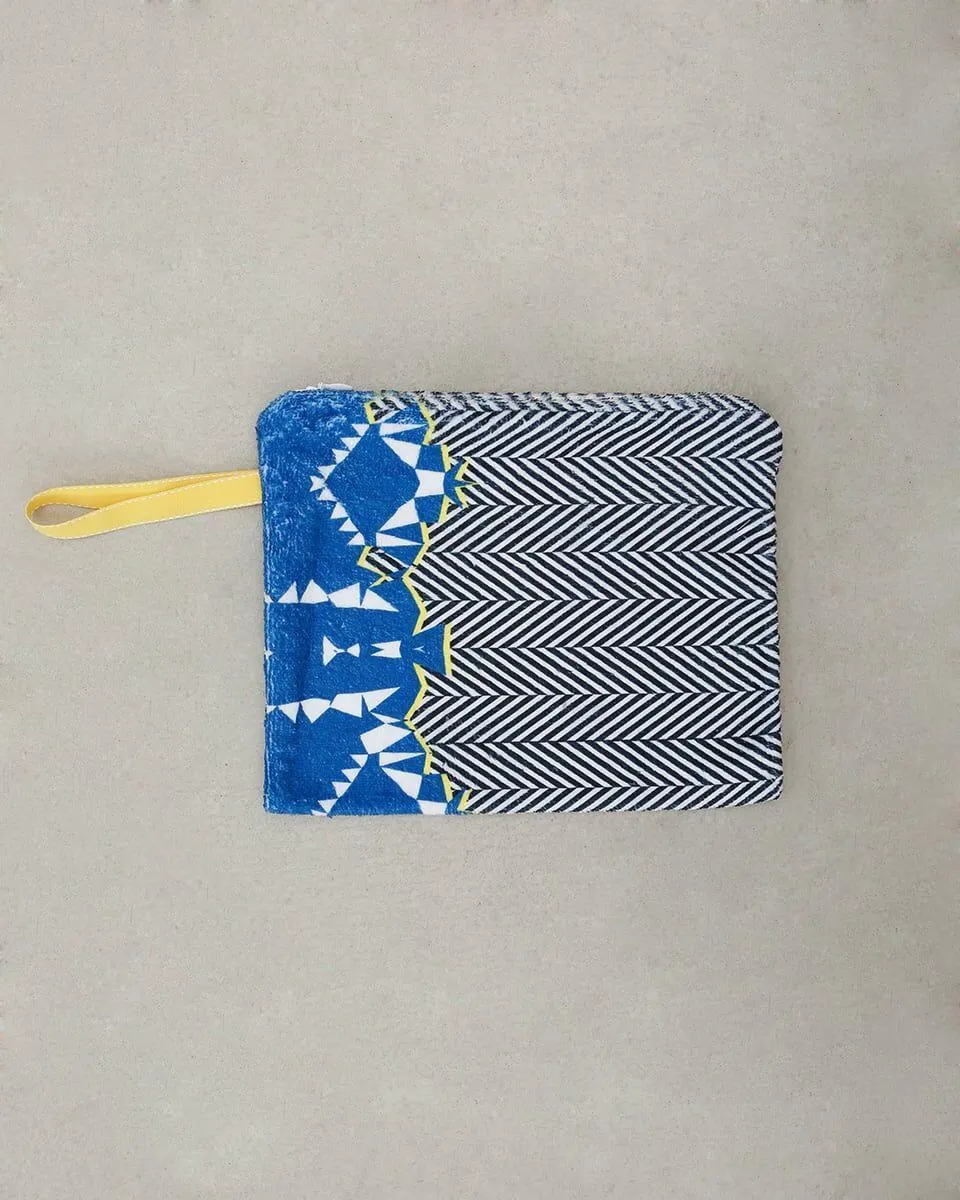 Πετσετε Νεσεσερ Rotate Ψηφιακο Τυπωμα Μπλε με Μαυρη Ριγα