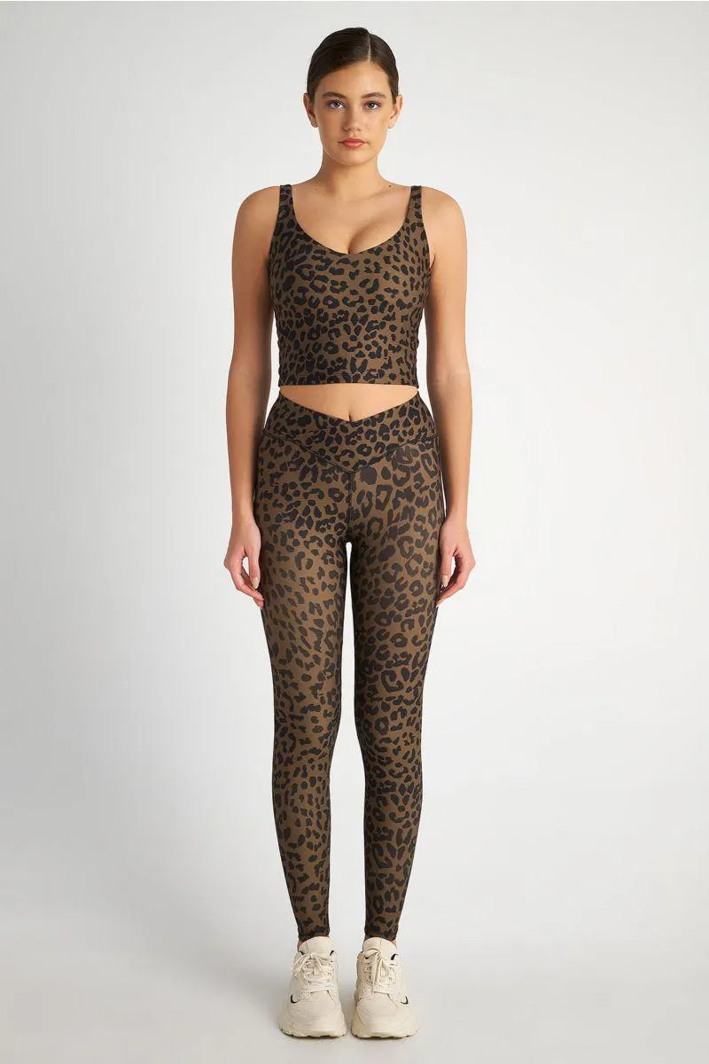 ΨΗΛΟΜΕΣΟ ΚΟΛΑΝ ΓΥΜΝΑΣΤΙΚΗΣ ΜΕ ΛΕΟΠΑΡ ΤΥΠΩΜΑ