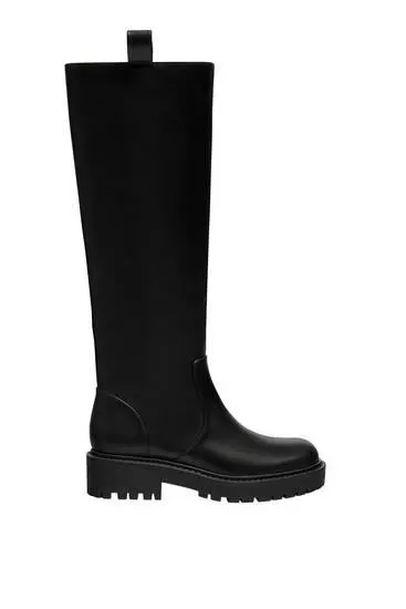 FLAT KNEE-HIGH BOOTS