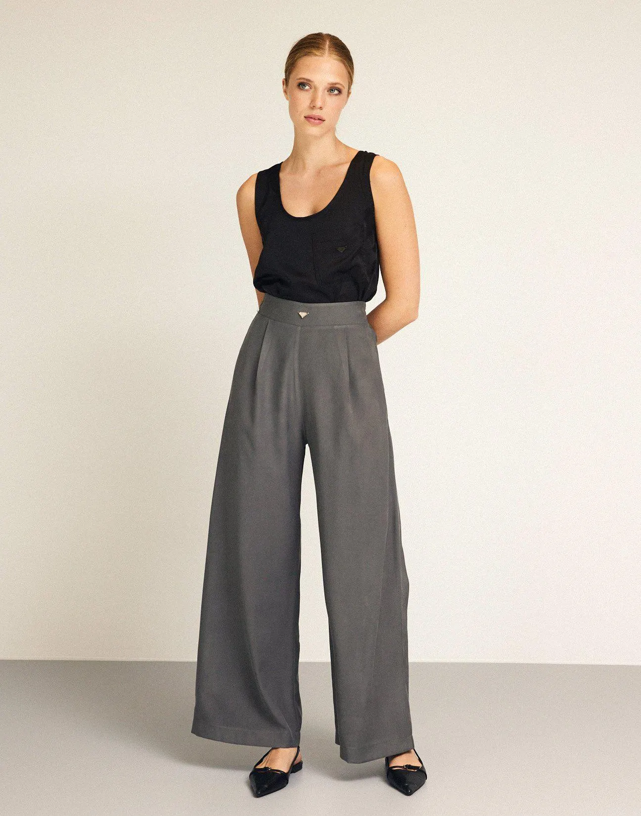 Παντελόνι wide leg με πιέτες