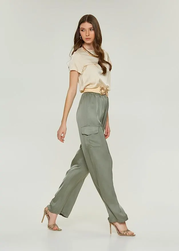 Cargo παντελόνι με σατέν όψη
