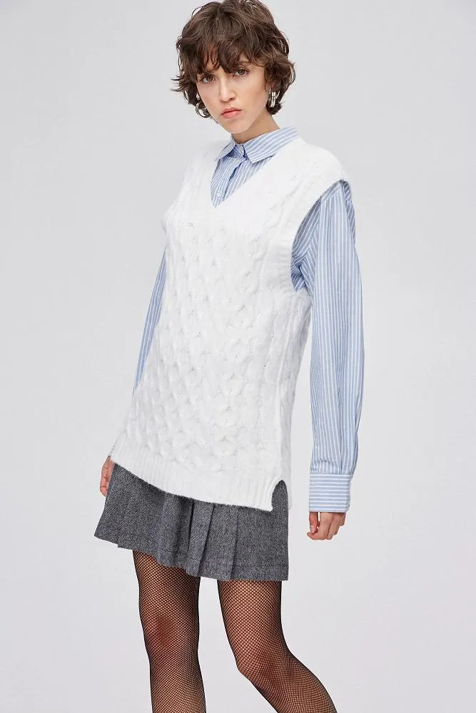 Knit vest with embossed touch