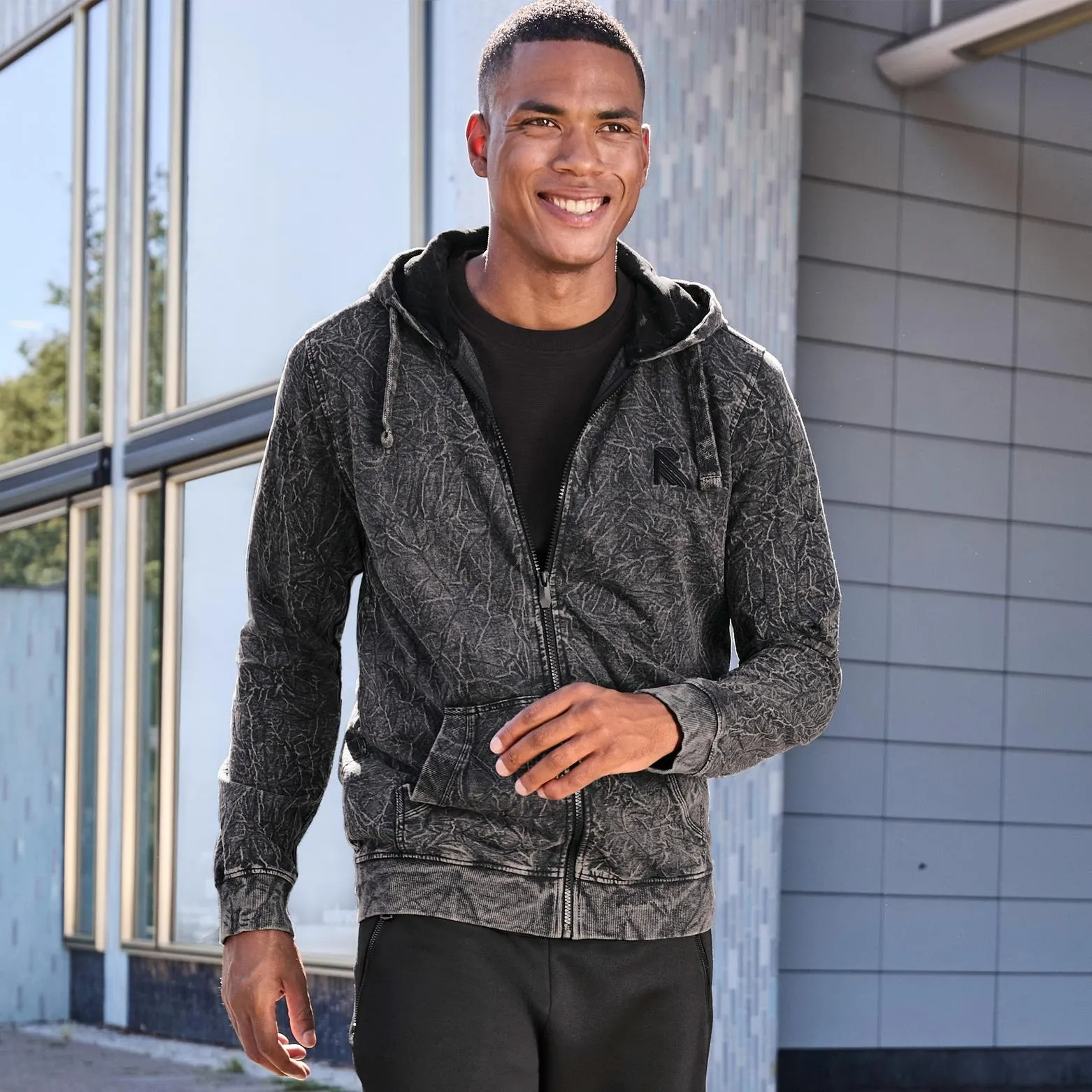 Herren-Jacke im Acid-Wash-Design