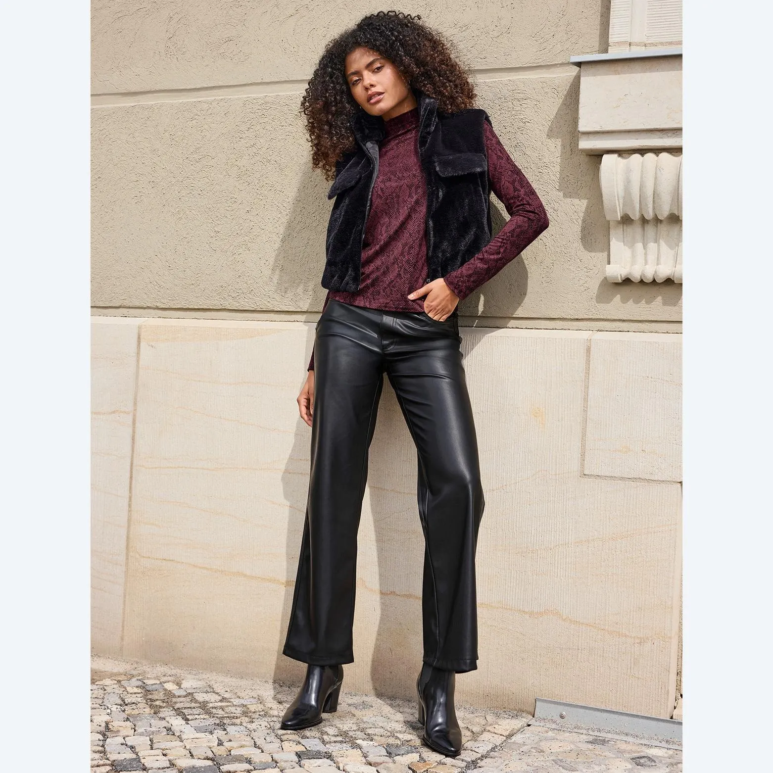 Damen-Hose in Leder-Optik