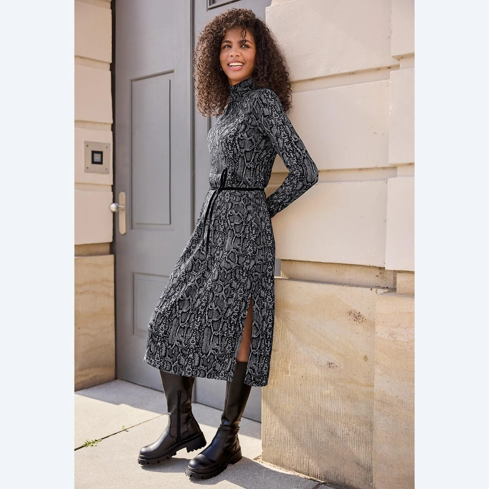 Damen-Kleid mit Gürtelband