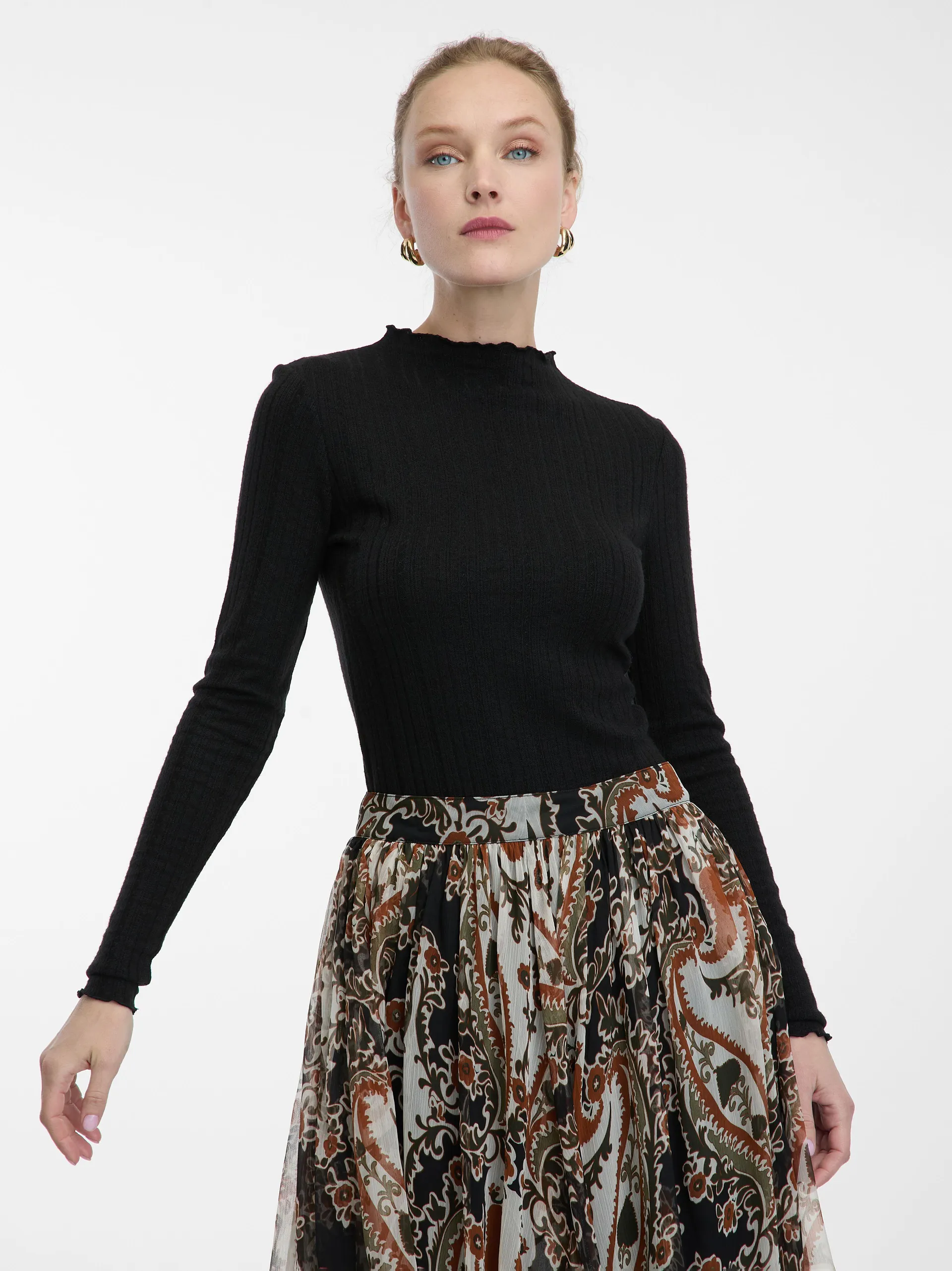 Crna ženska majica s ruskom kragnom ORSAY